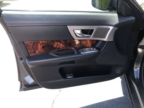 2011 Jaguar XF Premium