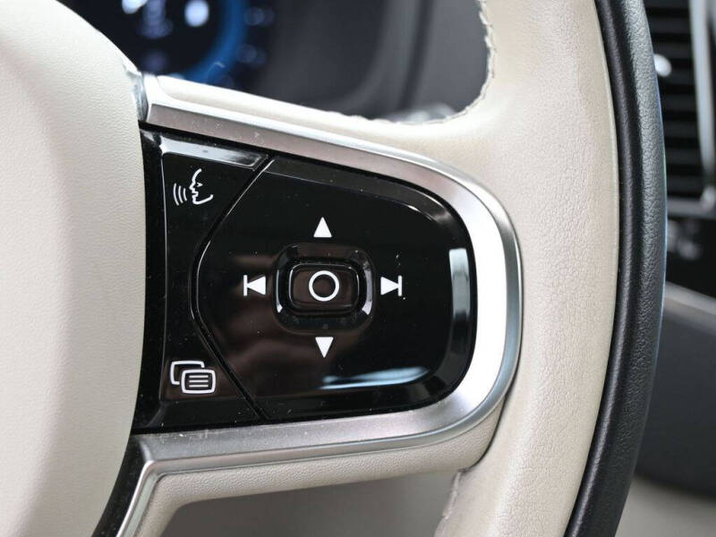 2023 Volvo XC90 B6 Plus Bright Theme 7P