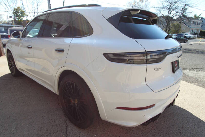 2021 Porsche Cayenne GTS photo 47