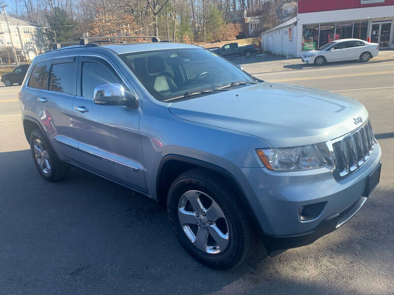 2012 Jeep Grand Cherokee for sale at QUINN'S AUTOMOTIVE in Leominster MA