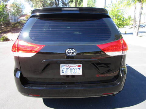 2012 Toyota Sienna Base 7-Passenger