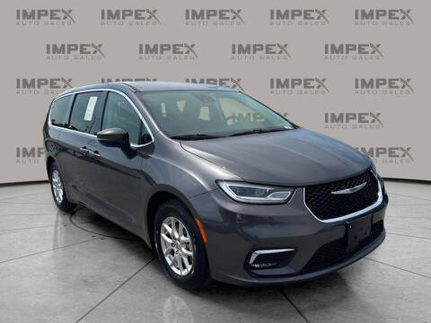 2023 Chrysler Pacifica Touring L