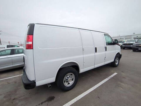 2025 Chevrolet Express 2500