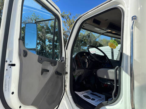 2022 Freightliner M2 106