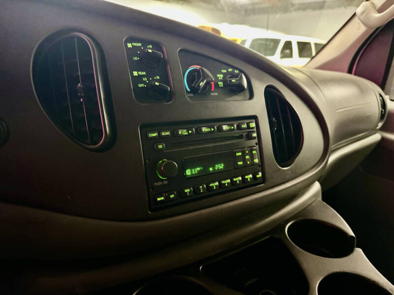 2007 Ford E-Series E-150 XLT