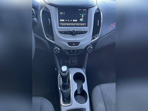 2017 Chevrolet Cruze LS Auto