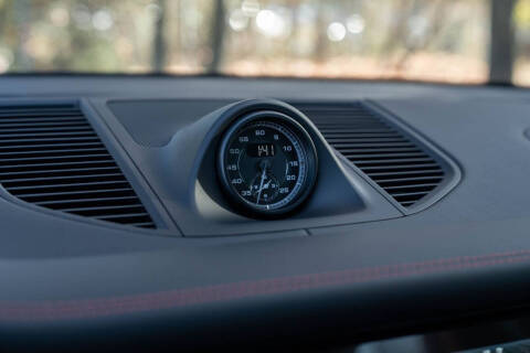 2025 Porsche Macan T