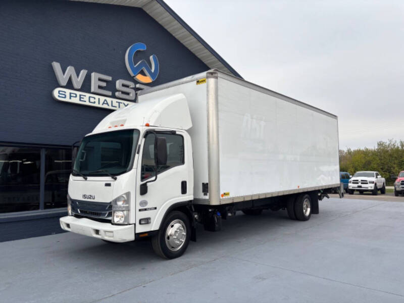 2017 Isuzu NRR 24FT Box Van