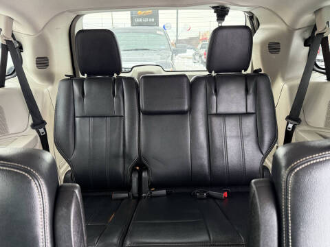 2013 Chrysler Town and Country Touring