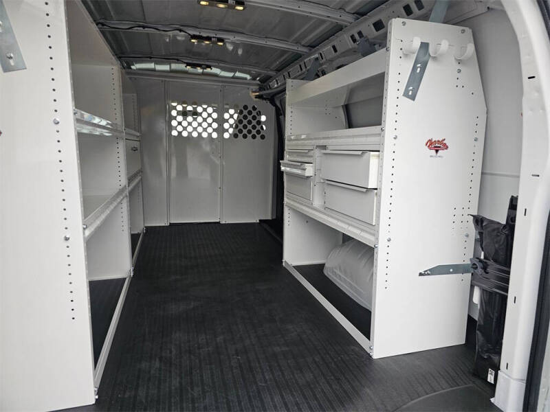 2025 Chevrolet Express 2500