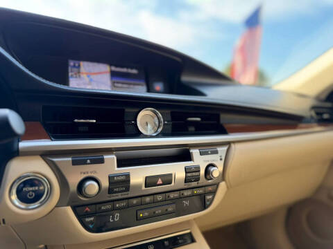 2013 Lexus ES 300h