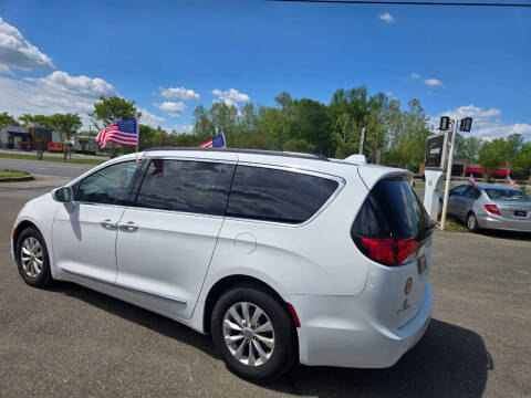 2017 Chrysler Pacifica Touring-L