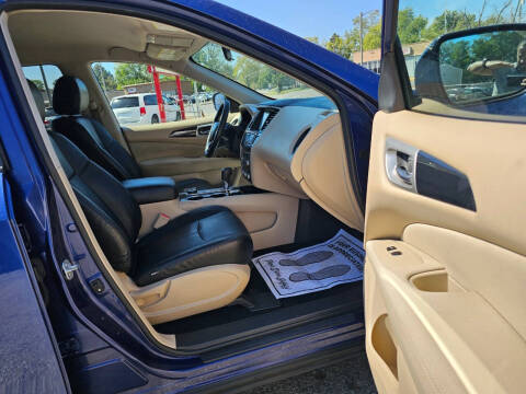 2017 Nissan Pathfinder S