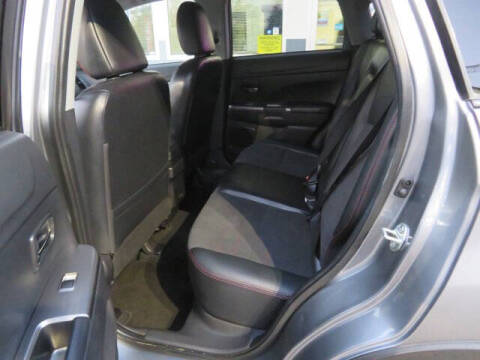 2023 Mitsubishi Outlander Sport SE