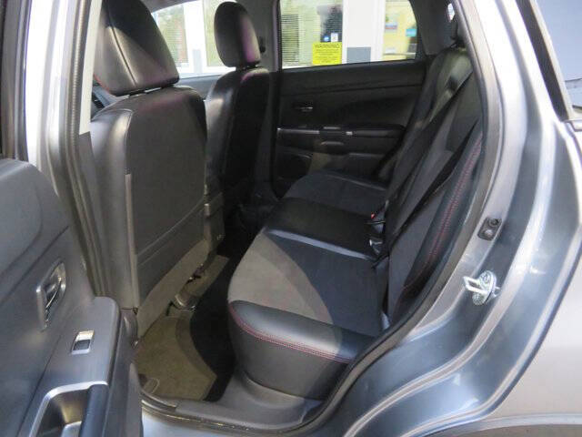 2023 Mitsubishi Outlander Sport SE