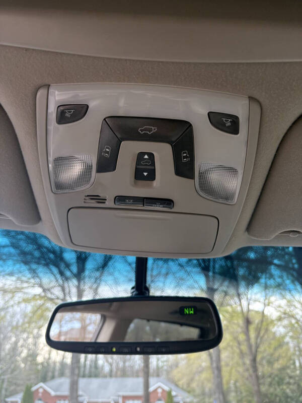 2014 Toyota Sienna XLE 7-Passenger Auto Access Seat