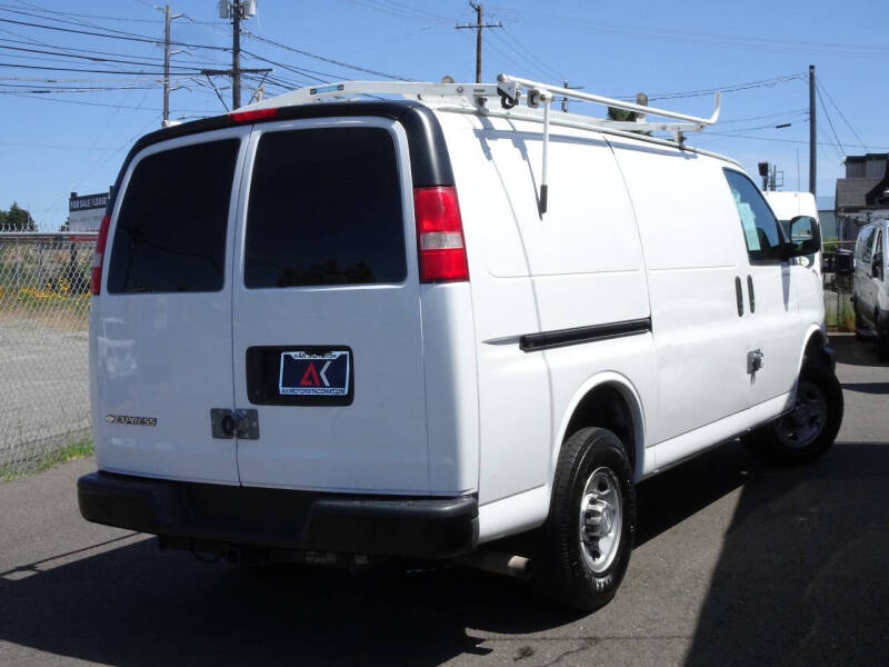 2017 Chevrolet Express 2500