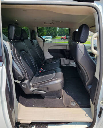 2022 Chrysler Pacifica Touring L