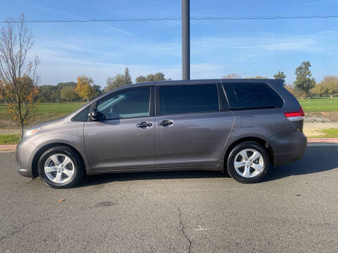 2014 Toyota Sienna L 7-Passenger