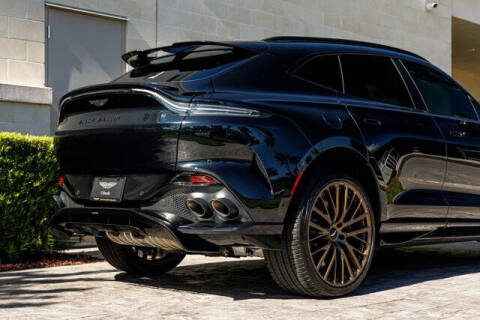 2025 Aston Martin DBX 707