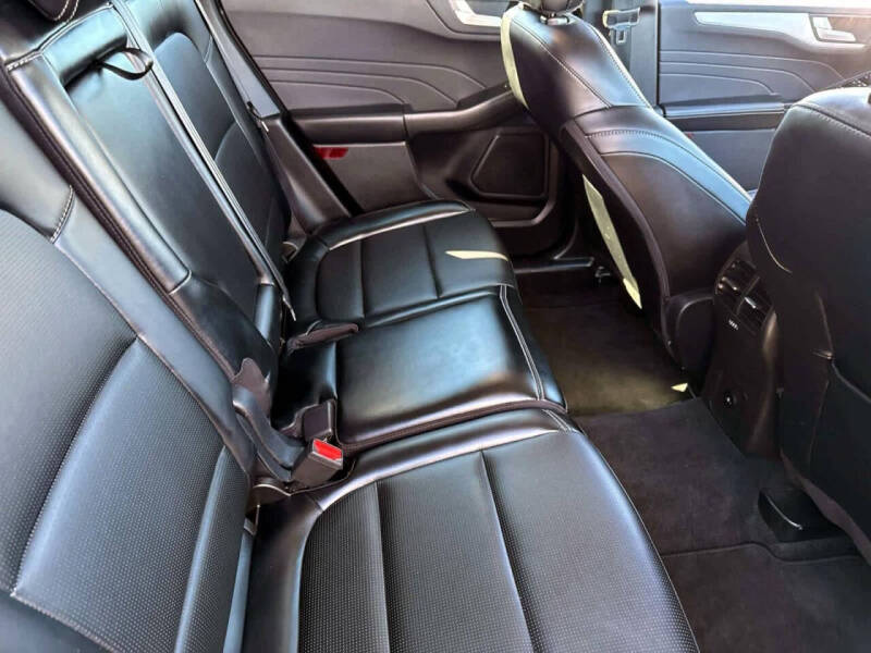 2025 Ford Escape Platinum