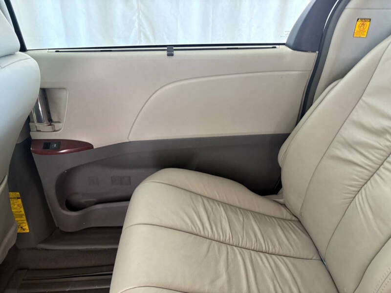 2011 Toyota Sienna XLE 8-Passenger