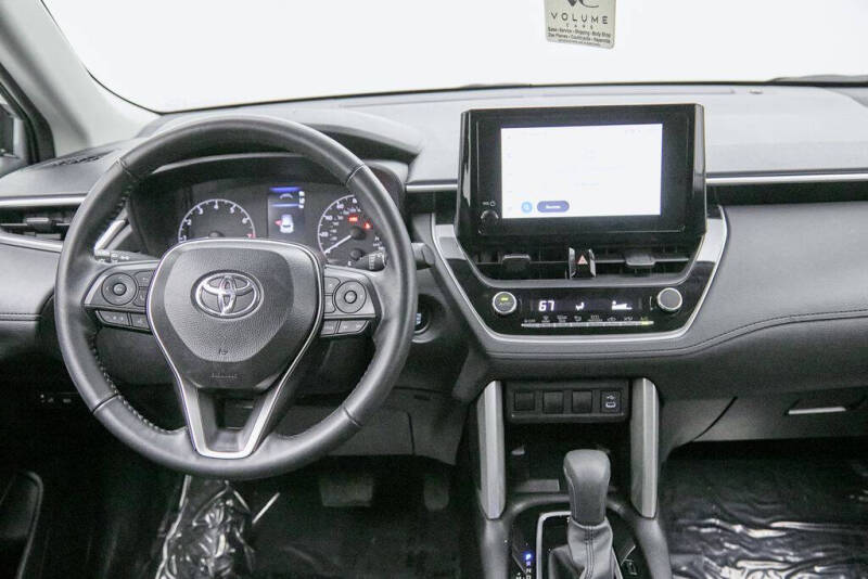 2025 Toyota Corolla Cross LE