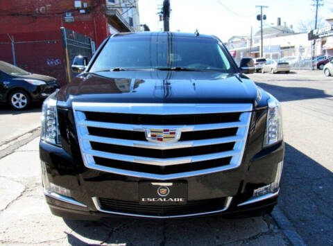 2018 Cadillac Escalade ESV Luxury