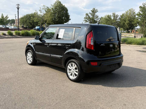 2013 Kia Soul +