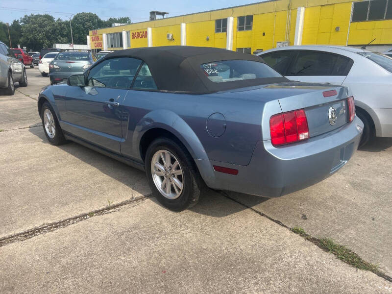 2007 Ford Mustang V6 Deluxe