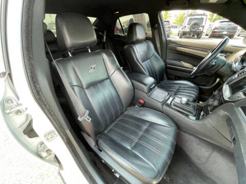 2017 Chrysler 300