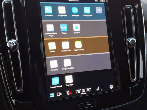 2025 Volvo XC40 B5 Plus Bright Theme