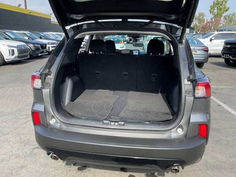 2022 Ford Escape SE