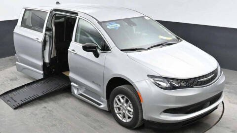 2024 Chrysler Voyager LX