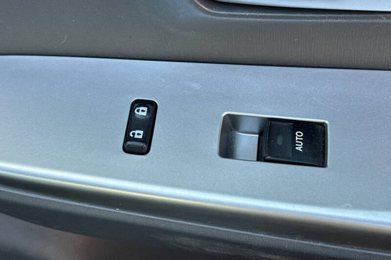 2014 Toyota Prius v