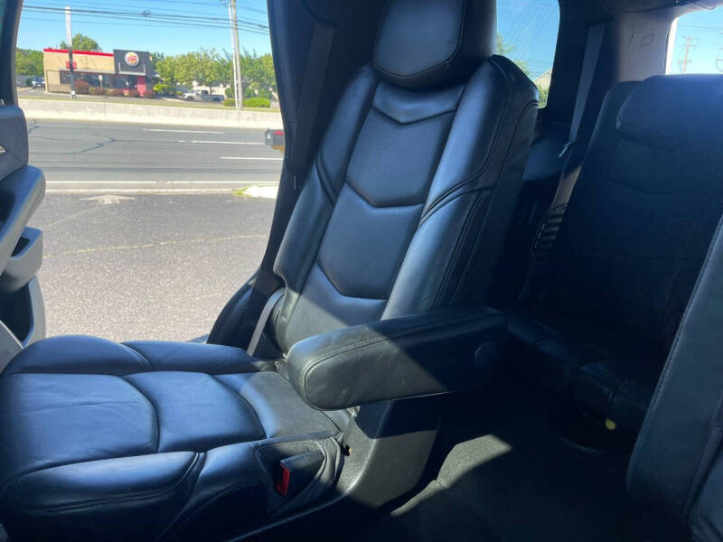 2016 Cadillac Escalade Platinum