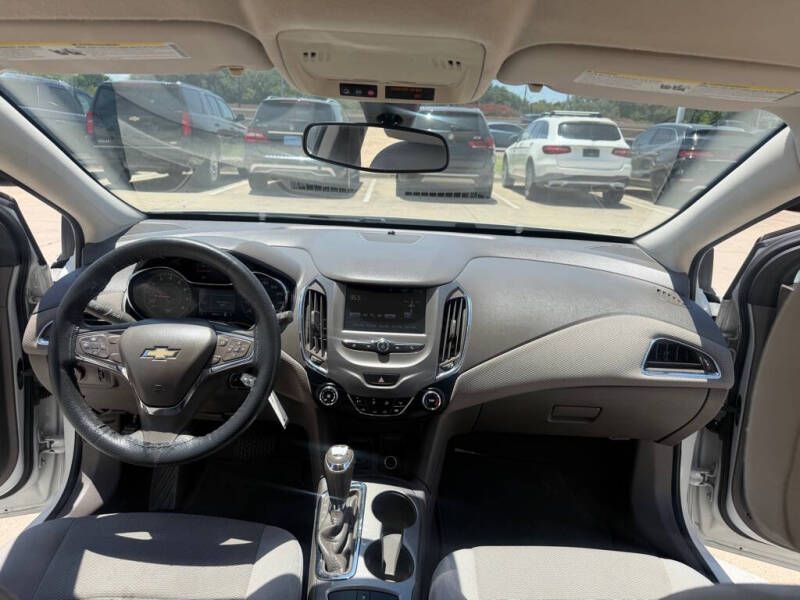 2017 Chevrolet Cruze LT Auto