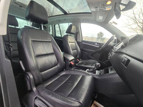 2012 Volkswagen Tiguan SEL 4Motion