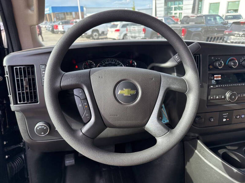 2025 Chevrolet Express 2500