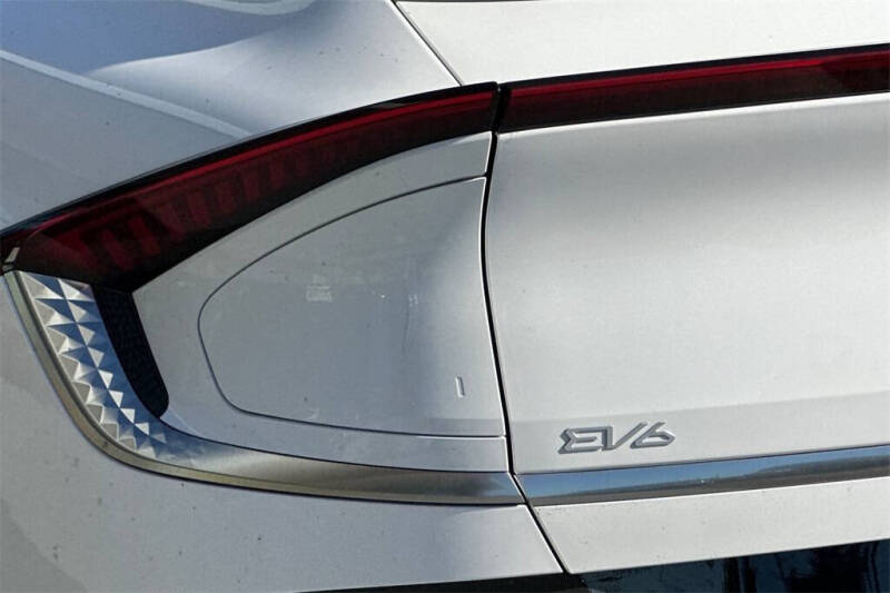 2025 Kia EV6 Wind