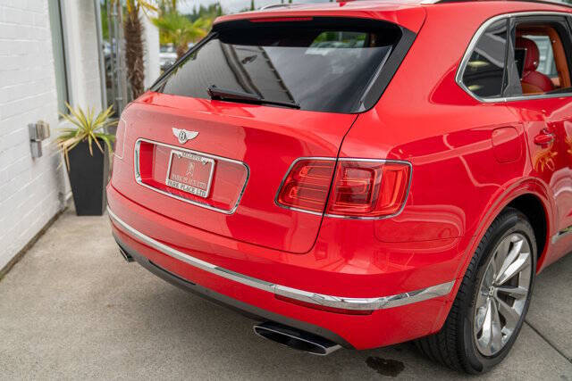 2017 Bentley Bentayga 11