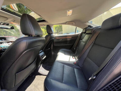 2013 Lexus ES 300h