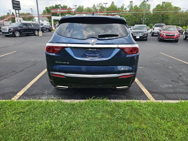 2022 Buick Enclave Essence