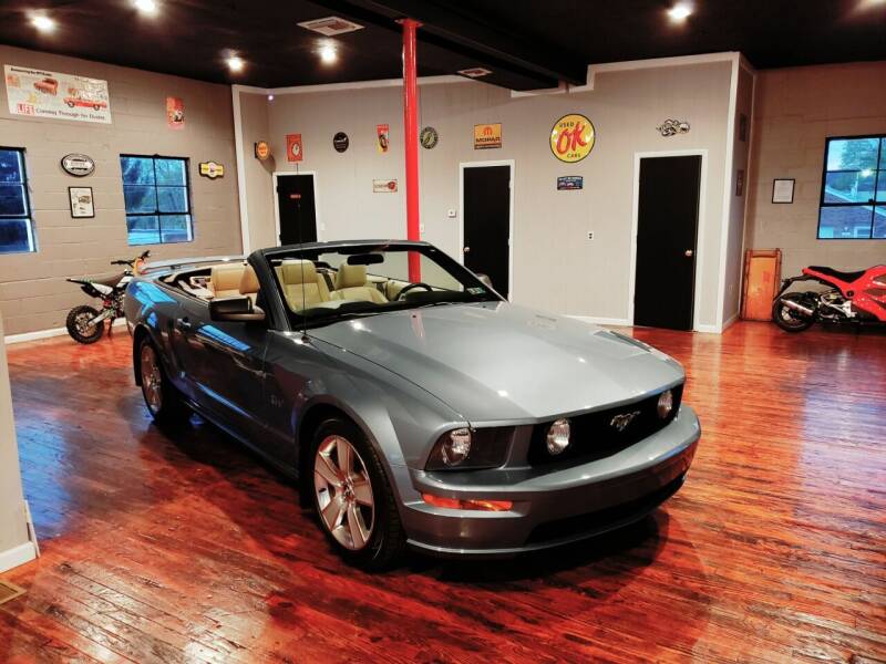 2005 Ford Mustang for sale at Hackler & Son Used Cars in Red Lion PA