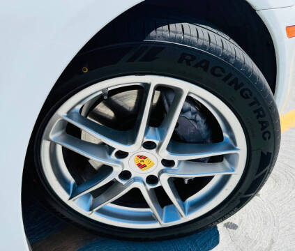 2016 Porsche Panamera Edition