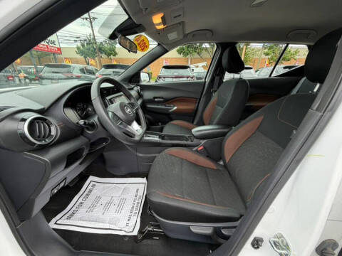 2024 Nissan Kicks SR