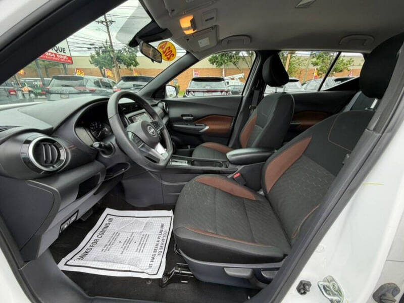 2024 Nissan Kicks SR