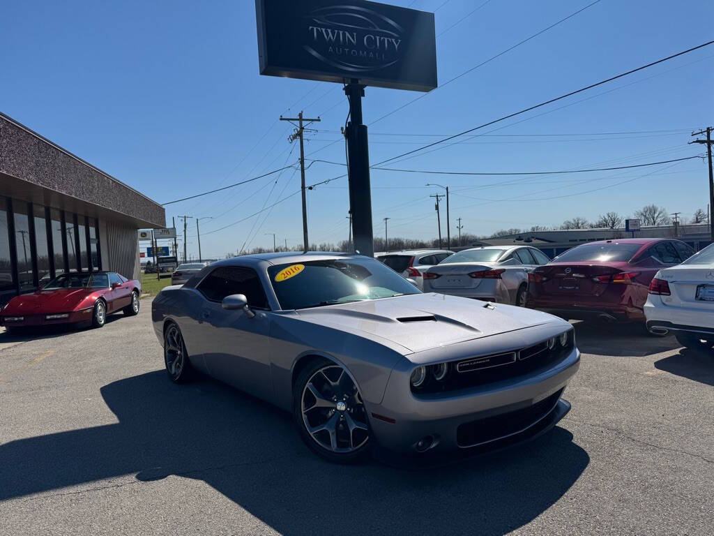 Silver 2016 Dodge Challenger R/T R/T 2dr Coupe 1