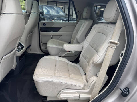 2018 Lincoln Navigator Select
