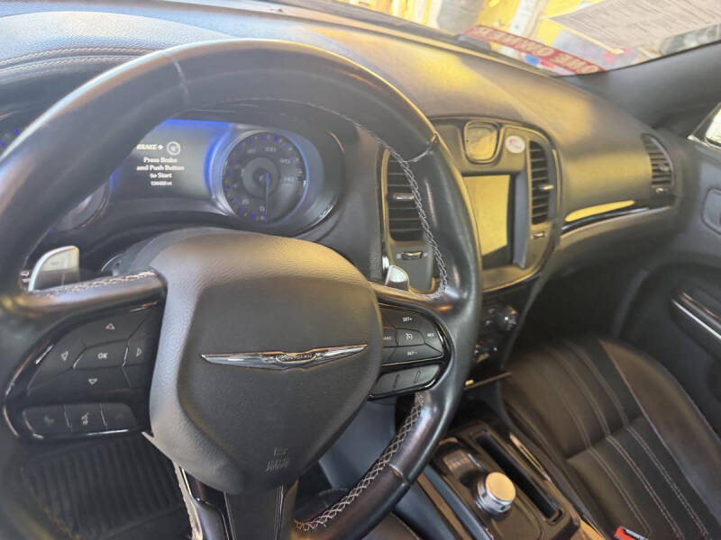 2017 Chrysler 300